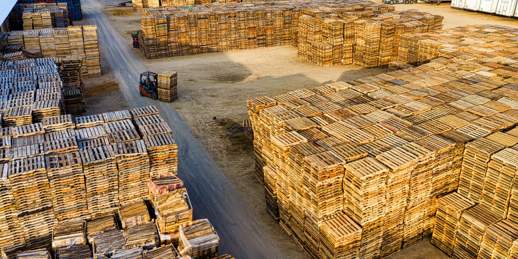 Adapazarı Palet Adapazarı Isıl İşlem Görmüş Palet arka plan görseli
